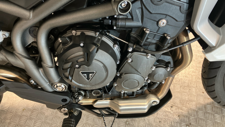 Triumph Tiger 800 XCX (15MY)